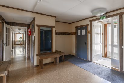 Evon Suuren Huvilan yläkerran aula.