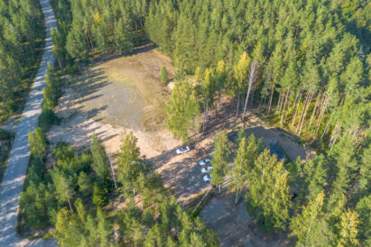 Lopen Luksuksen tapahtumakenttä sijaitsee aivan huvilan vieressä.