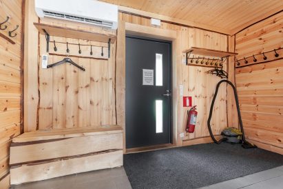 Aulangon Rantalan päärakennuksen eteisaula.