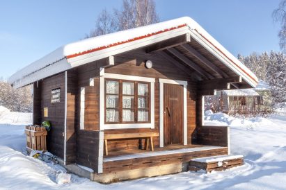 Aulangon Rantalan erillinen majoitusaitta sopii ympärivuotiseen käyttöön.