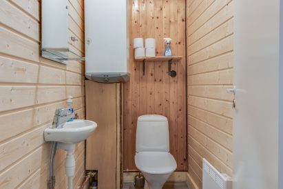 Aulangon Suuren Huvilan makuuhuonepäädyn wc.