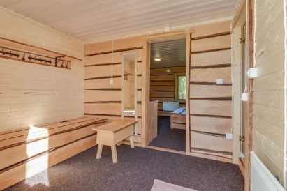 Aulangon Suuren Huvilan rantasaunan pukuhuone.