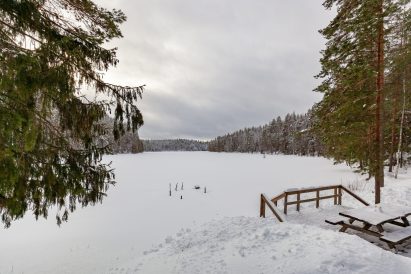 Syväjärvi soveltuu myös talvikalastukseen. Pilkile pääsee helposti Evon Syväjärven rannasta,