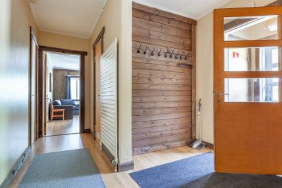 Evon Rantahuvilan eteinen.