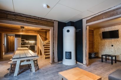 Hämeen Privaatin olohuone sijaitsee pääsalin perällä. Salin vieressä on erillinen kodikas kabinetti.