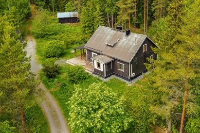 Hämeen Privaatti sijaitsee rauhallisellä metsätilalla keskellä luonnonkaunista Evon aluetta.