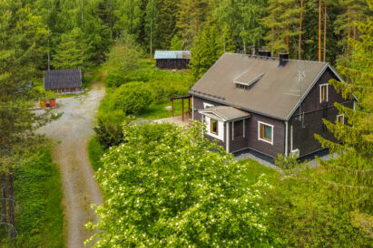 Hämeen Privaatti sijaitsee rauhallisellä metsätilalla keskellä luonnonkaunista Evon aluetta.