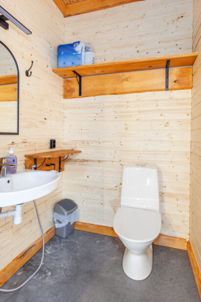 Lopen Luksuksen aulan wc.