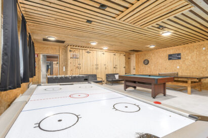 Aulangon Suuren Huvilan pelisali.